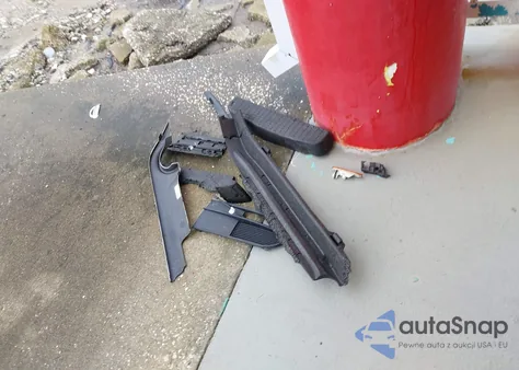 2014 Volkswagen Beetle 2.5L z USA, uszkodzony, nr VIN 3VWJX7AT5EM621477